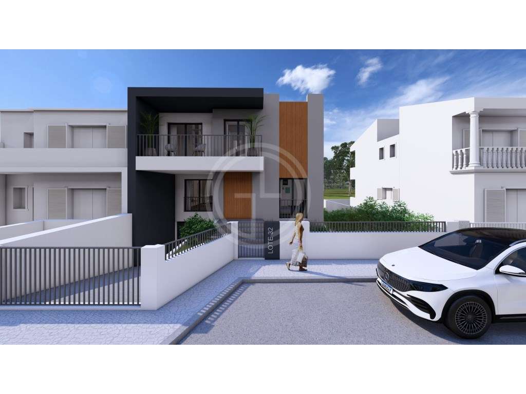 Moradia Unifamiliar com Piscina e Garagem-37