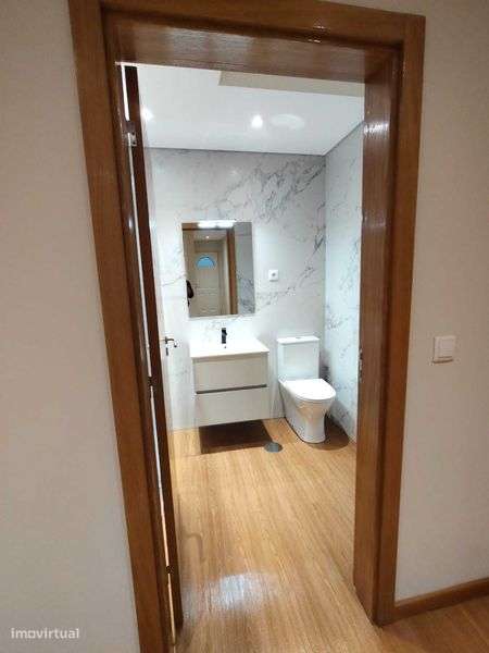 Arrenda-se Casa Terrea T2 - Grande imagem: 4/12