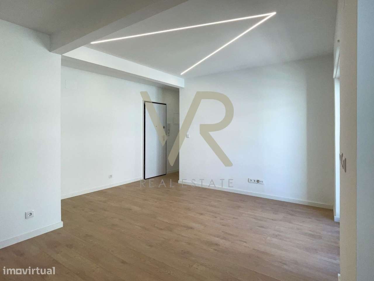 Apartamento T2 no centro de Almada-1