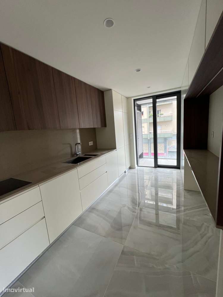 T 3 Novo V. N. Gaia  Av . República  Metro João de Deus Pronto Habitar-17