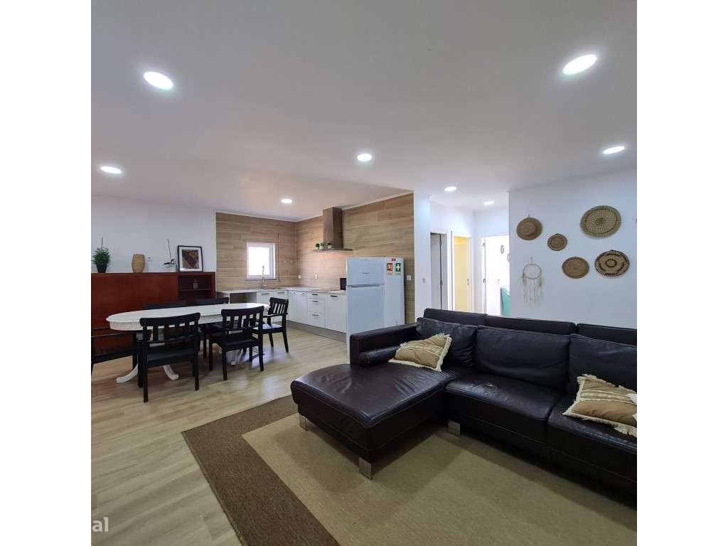 Vende-se moradia T8 junto á Praia da Assenta-36