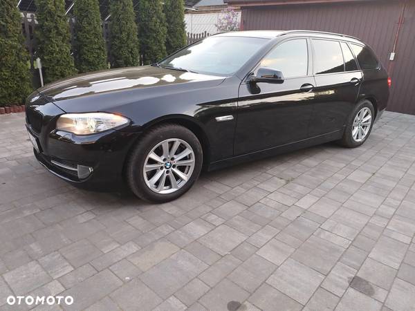 BMW Seria 5 525d xDrive - 3