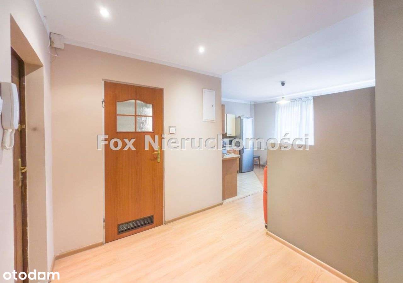 Słoneczne 2 pokoje na 1 piętrze w niskim bloku-9