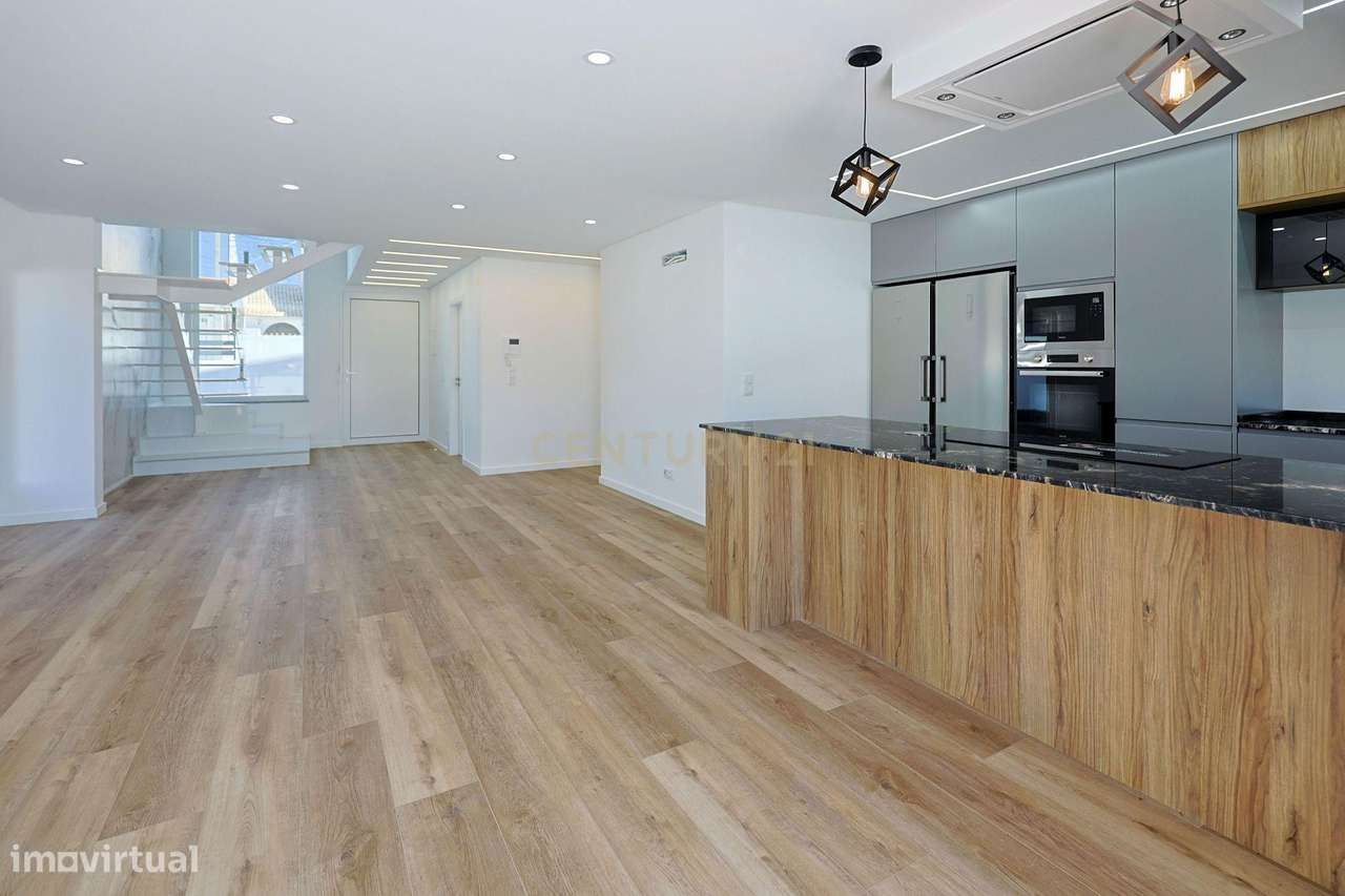 Moradia T4 em Charneca de Caparica, Almada-36