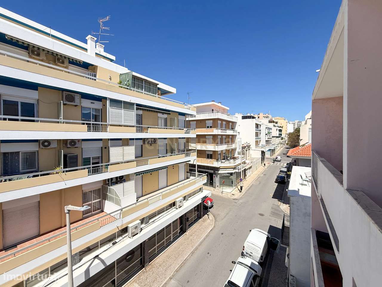 Apartamento T2 | Baixa | Varandas | Vista Desafogada | Faro-19