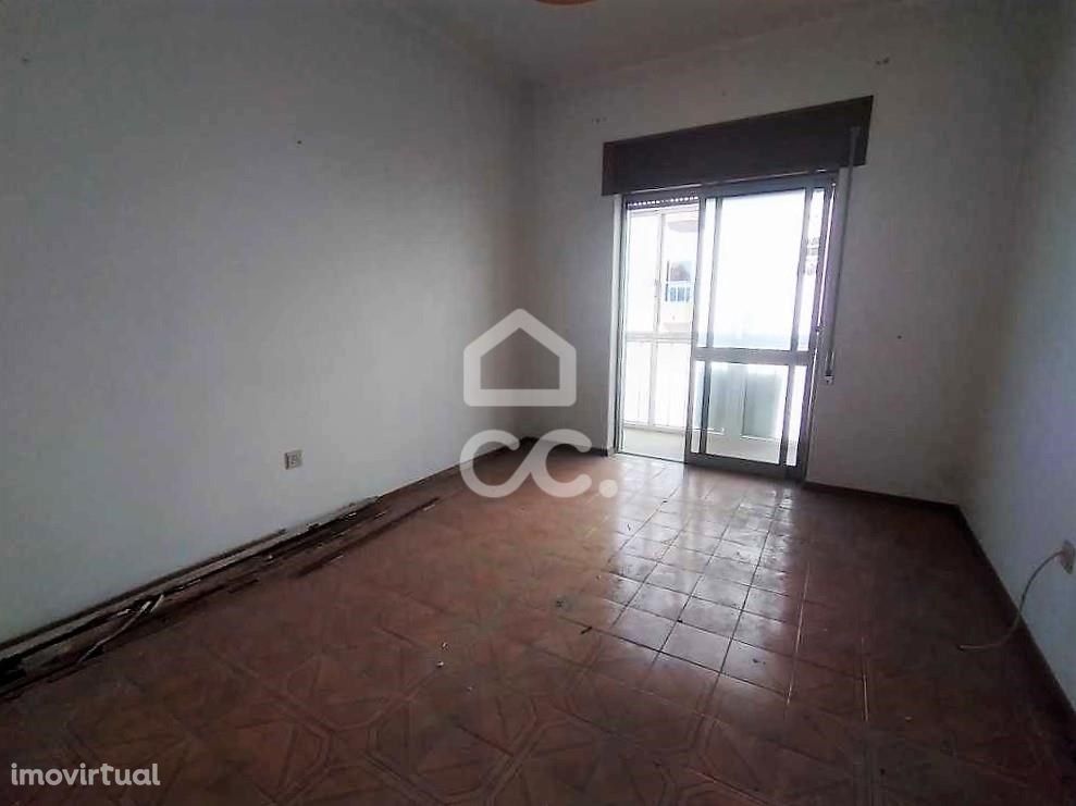 Apartamento T2 em Baixa da Banheira, Moita