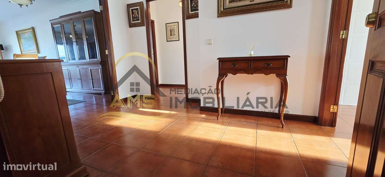 APARTAMENTO T3 COM TRÊS FRENTES E GARAGEM A 5 min a pé do Centro de-19