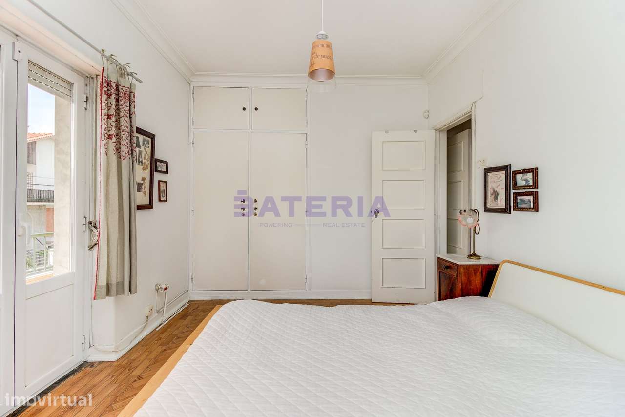 Moradia Independente T5 em Linda-a-Velha-27