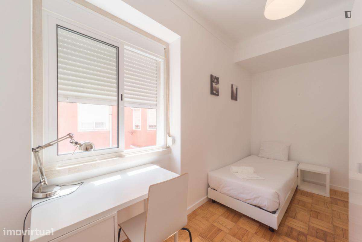 Quarto - localizado em Sete Rios Lisbon - Grande imagem: 4/8