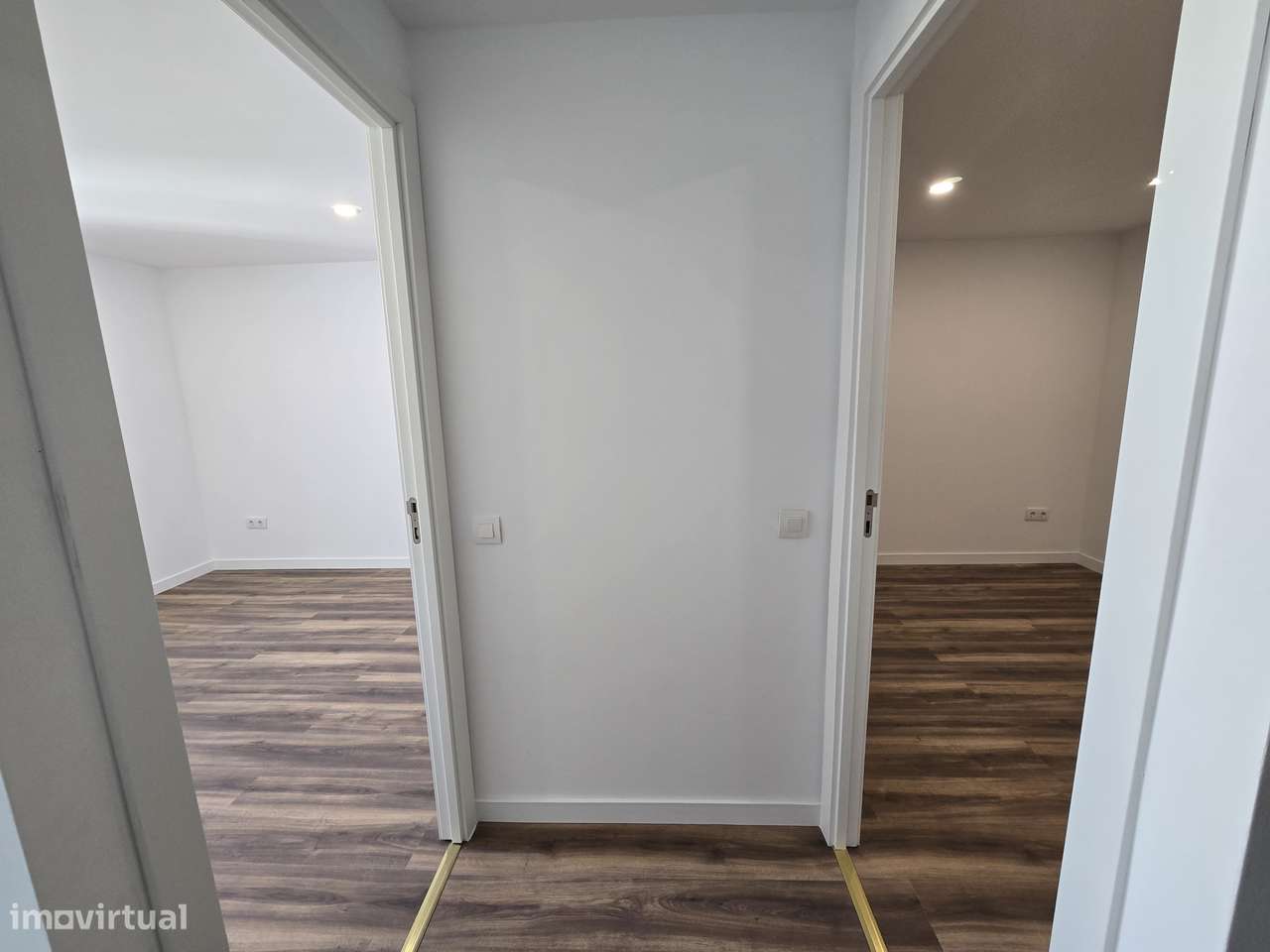 Fantástica Moradia T2 Totalmente Renovada na Zona Histórica de Palmela-16