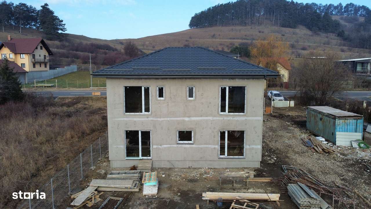 Casă exclusivistă de vânzare în Sânpetru - Imagine principală: 4/10