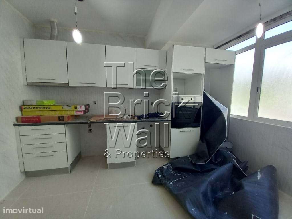 Apartamento T3  transformado em T4 em remodelação  no Forte da Casa - Grande imagem: 4/35