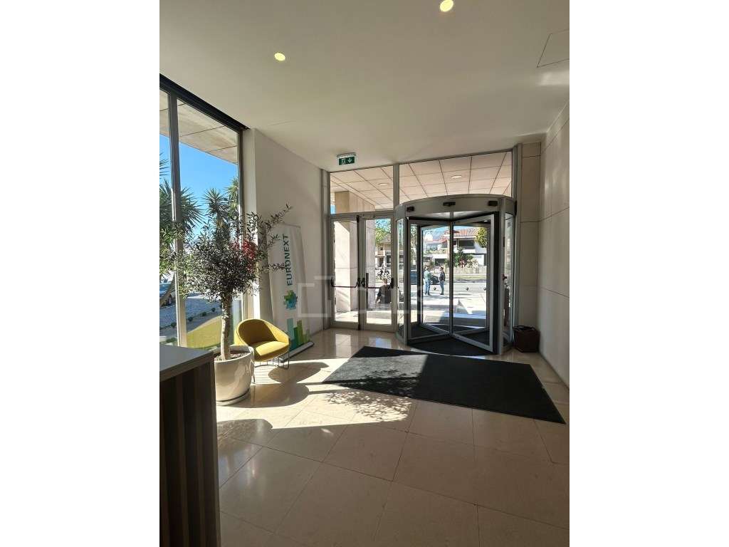 Escritório para arrendamento na Av. da Boavista - Grande imagem: 2/13