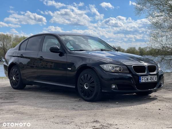 BMW Seria 3 318i - 4