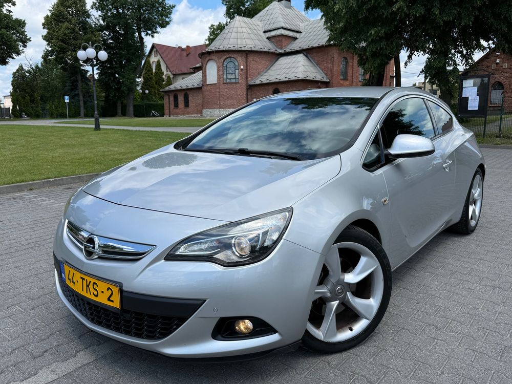 Opel Astra J 1.4 Turbo Innovation 2011