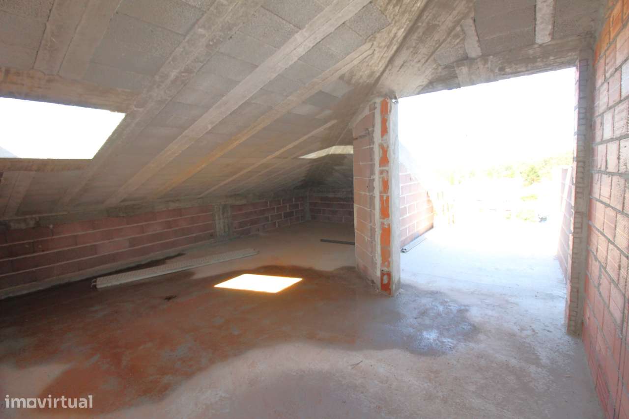 Apartamento Duplex T2 + 2 com entradas independentes na Cumieira-13