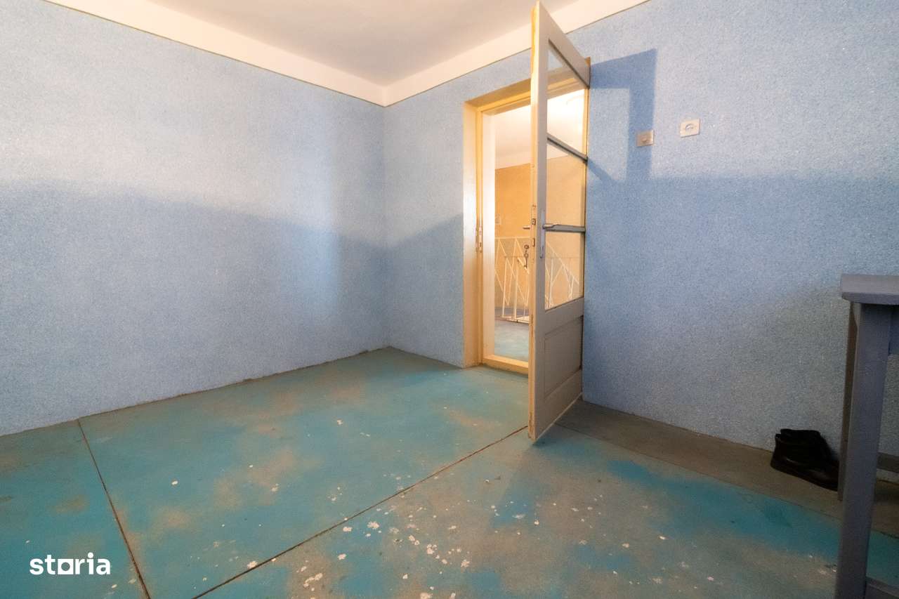 Ocazie-Casa de renovat. 8 camere langa Oltenita-Lac in spatele curtii.-8