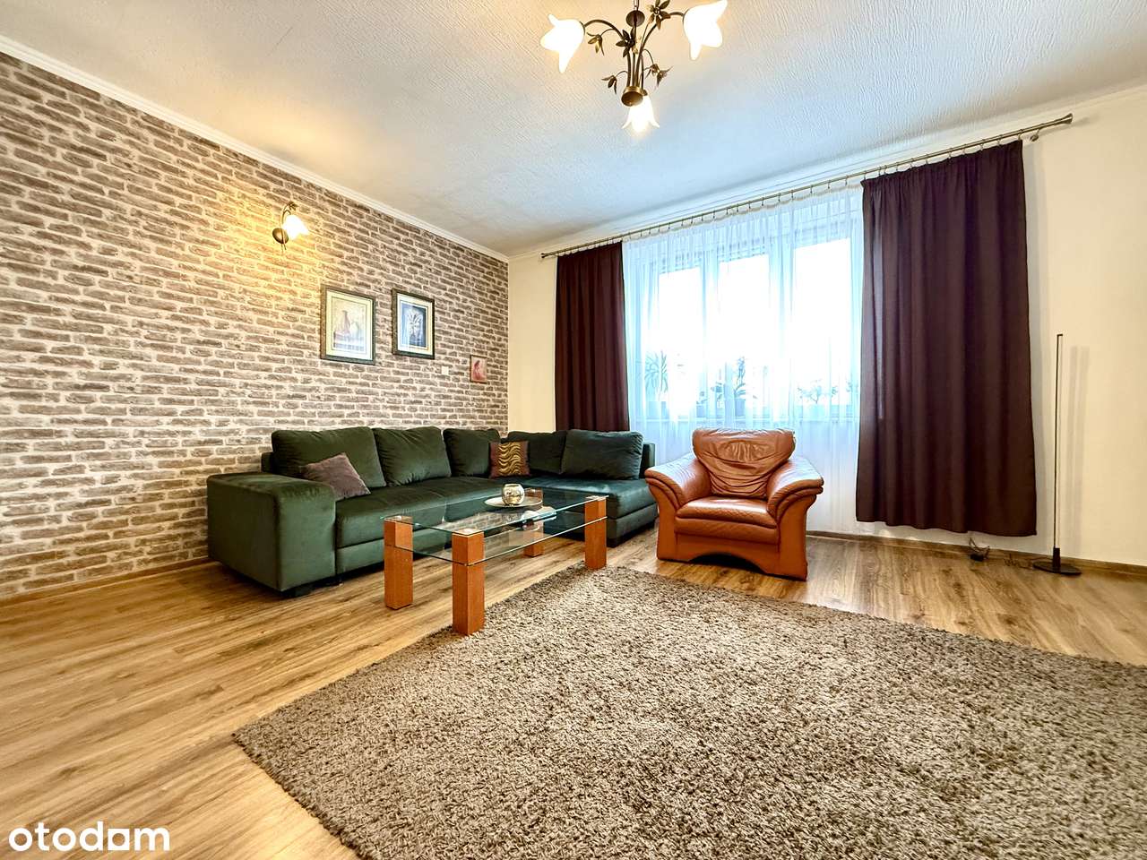 Mieszkanie + garaż!!! Duża kuchnia i ustawne pokoje - do zamieszkania!-0