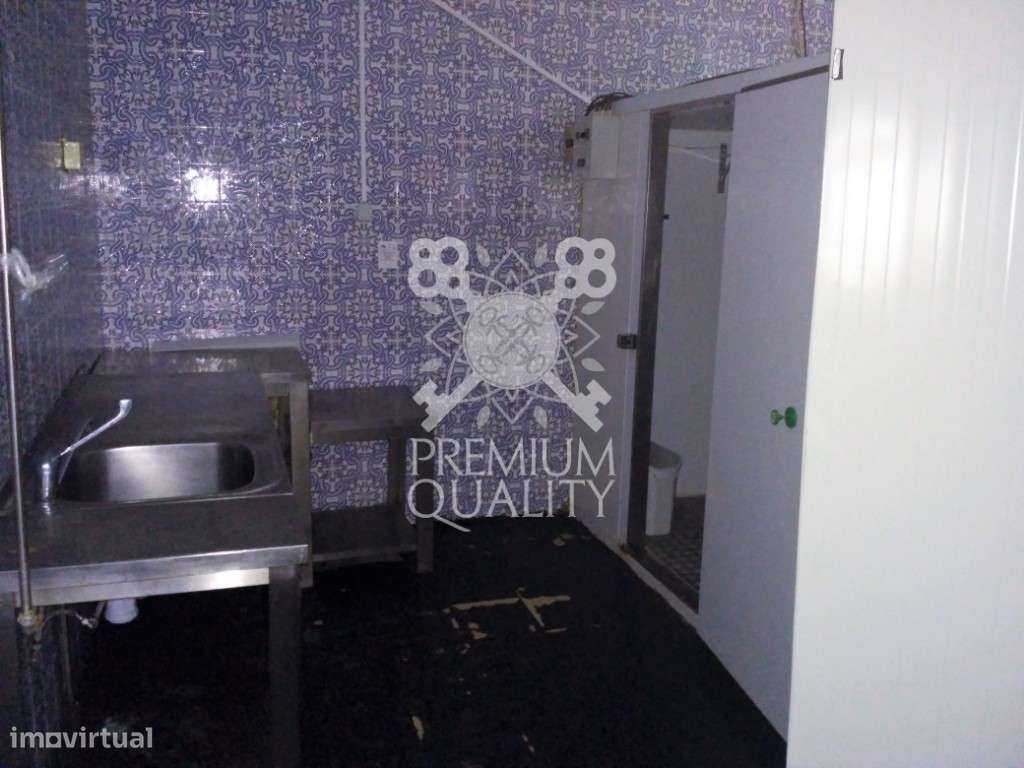 Loja r/c em Almoínha-3