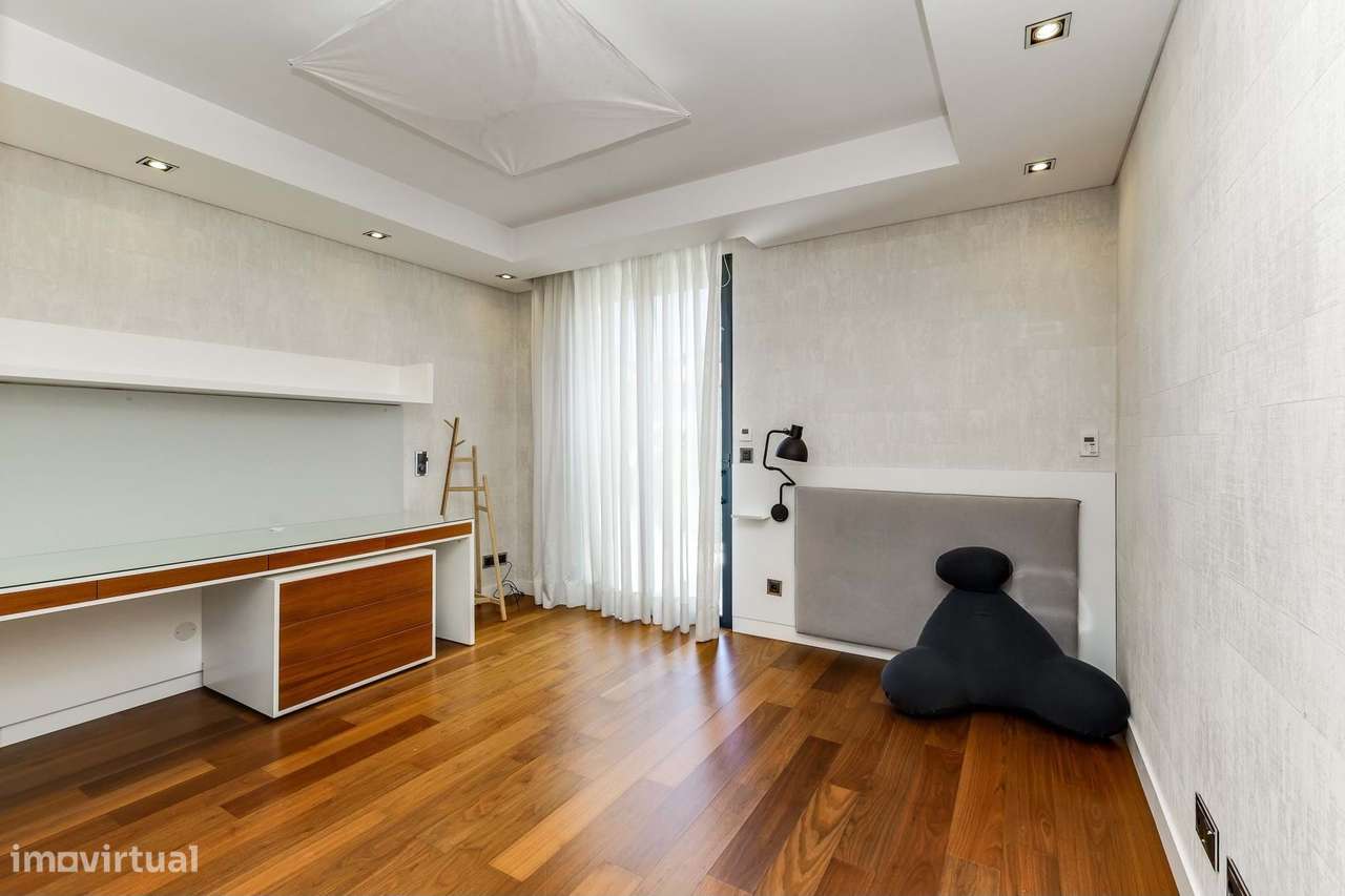 Moradia T5 de Luxo no Estoril — Exclusividade, Conforto e Estilo de Vi-11