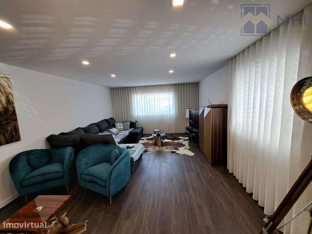 Propriedade com duas casas T2 na Madalena com piscina e a 700 m da ...-7