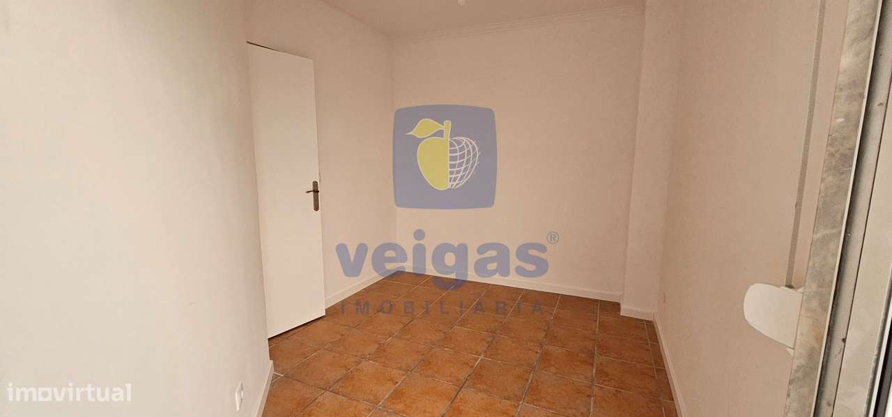 Apartamento T2 transf. em T3 Tapada das Mercês-16