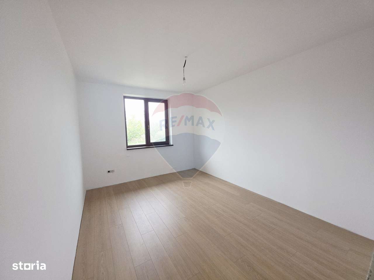 Casă cu livadă și teren generos – Girov-9