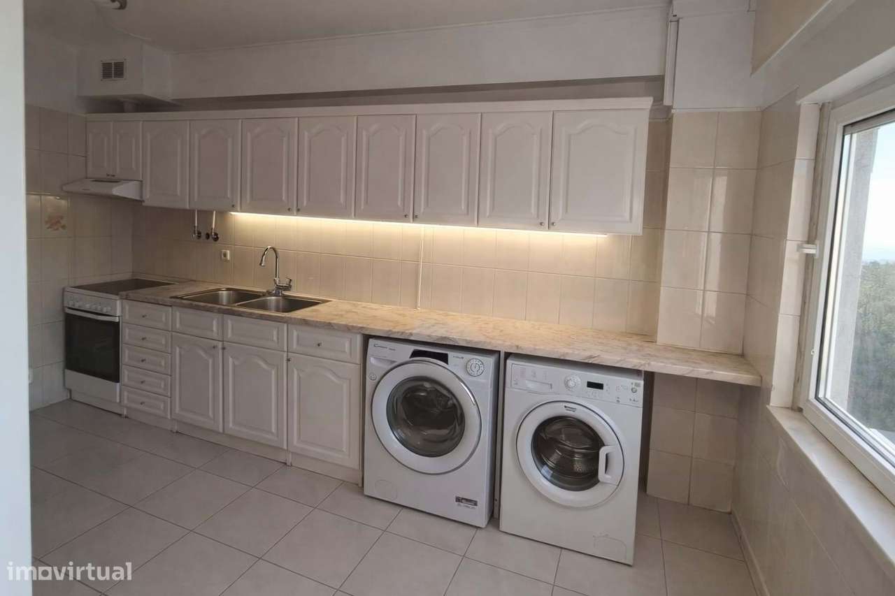 T3 Luminoso com Varandas e Garagem Box junto ao Jamor - Grande imagem: 5/21