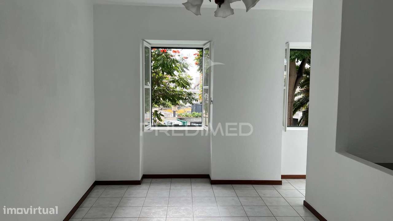 Moradia T2 em Banda + Bar, no Funchal - Ilha da Madeira - Grande imagem: 4/17