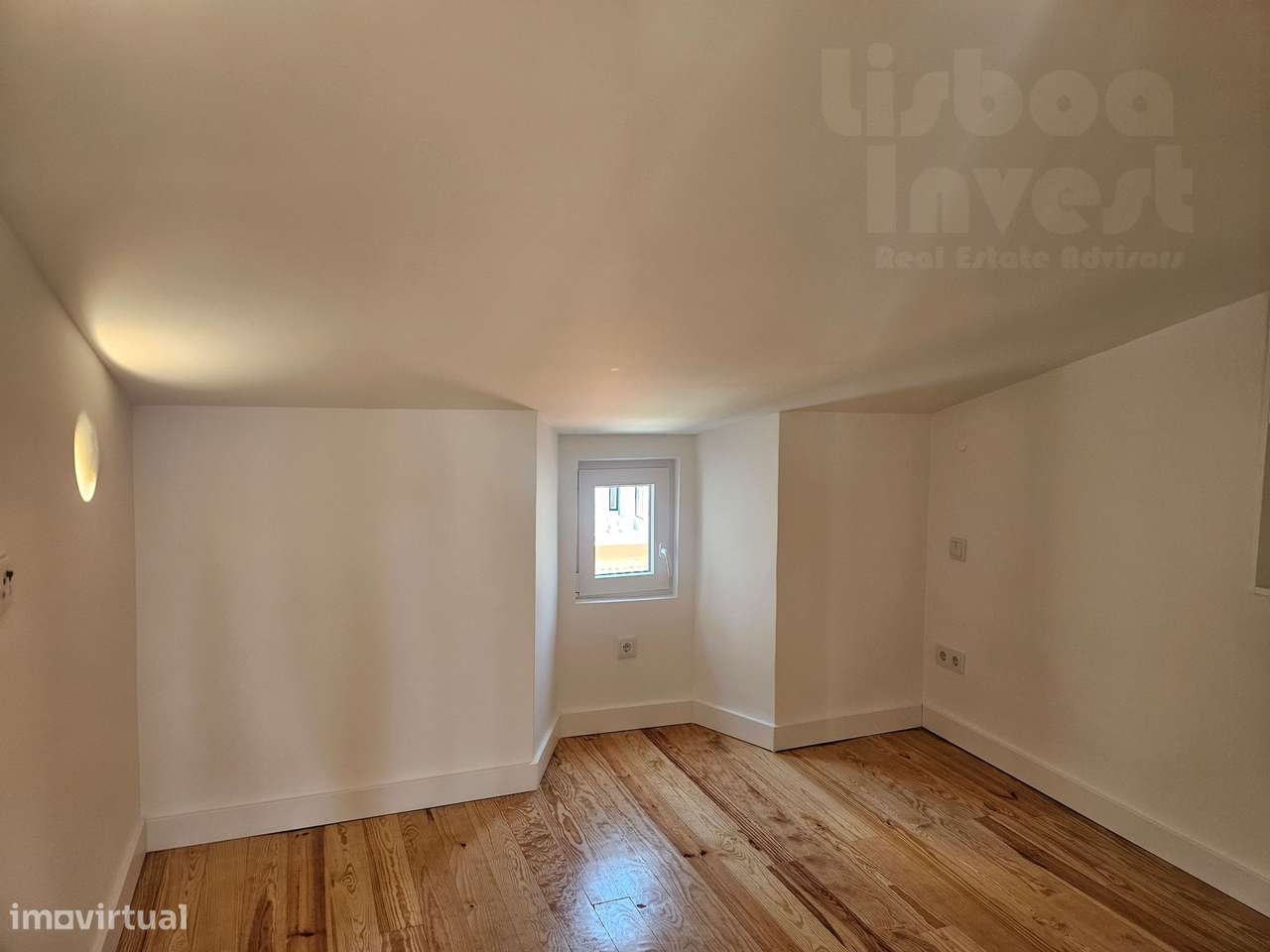 Vendo T2  remodelado em predio totalmente remodelado Terraço vista Rio-28
