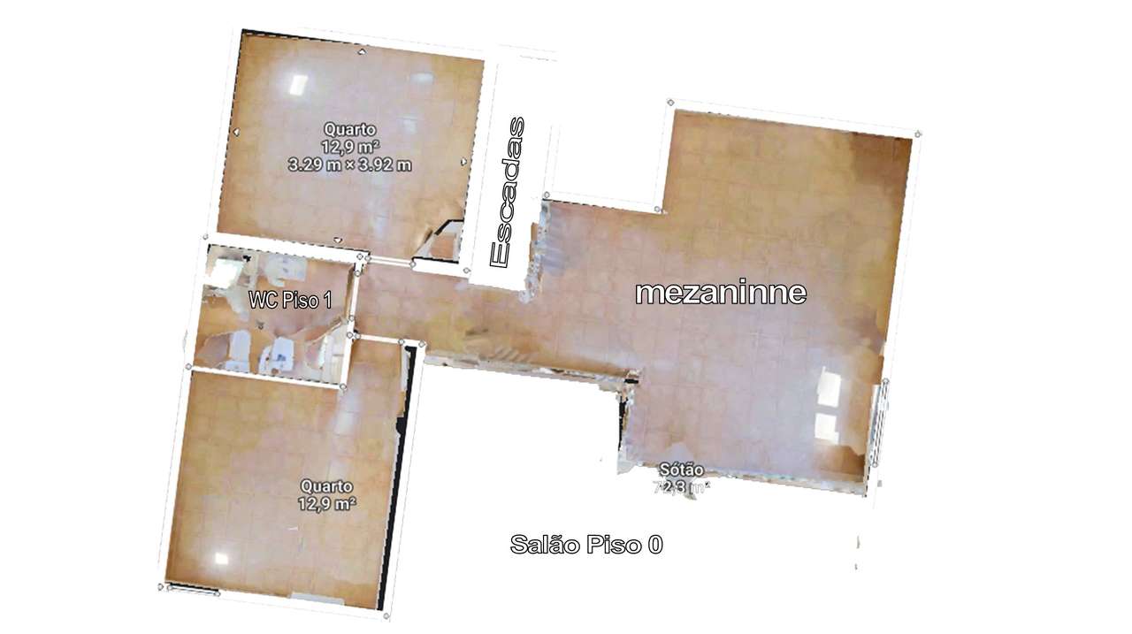 Moradia T5 isolada com 20 painéis solares e 3 quartos no piso térreo-18