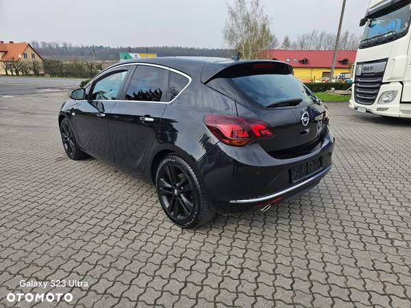 Opel Astra 2.0 CDTI Exklusiv - 14