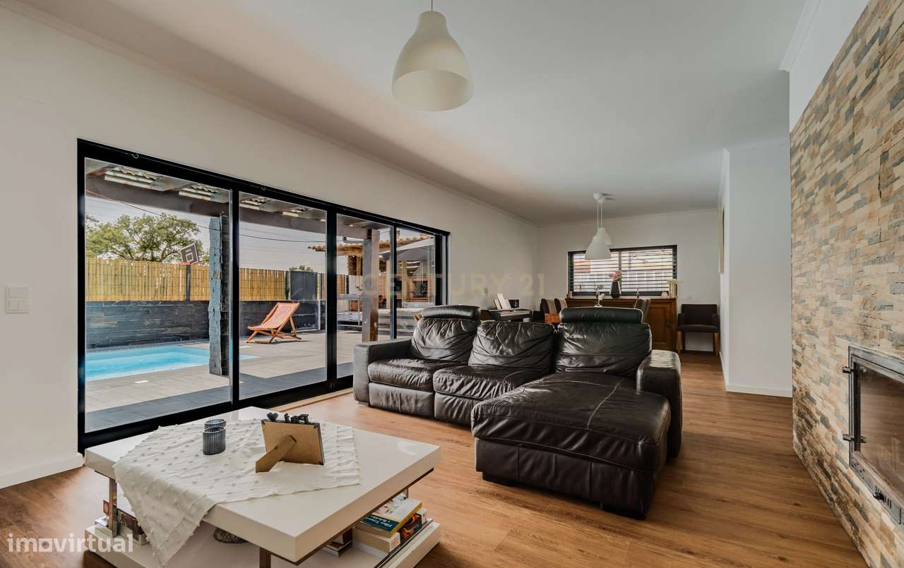 Moradia T4 em Quinta da Serralheira, Setúbal - Oportunidade Única! - Grande imagem: 1/43