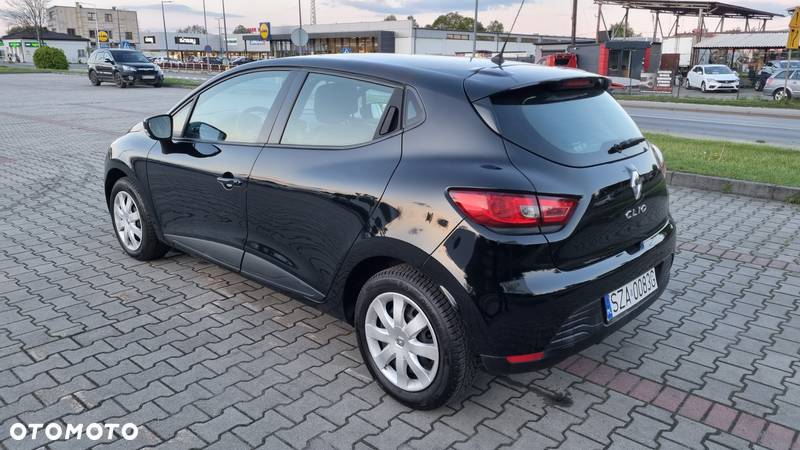 Renault Clio 1.2 16V 75 Expression - 13