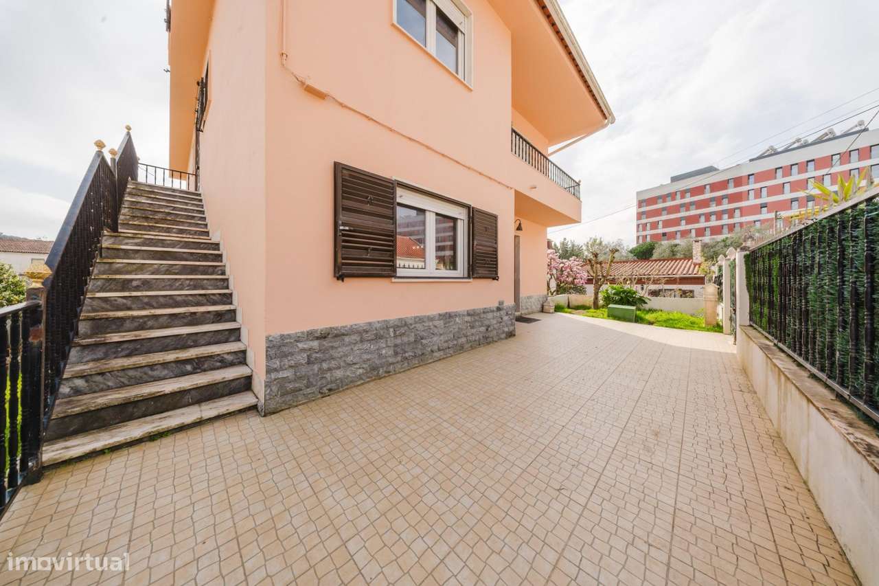 Moradia Independente em Caneças, Odivelas - T3+5-28