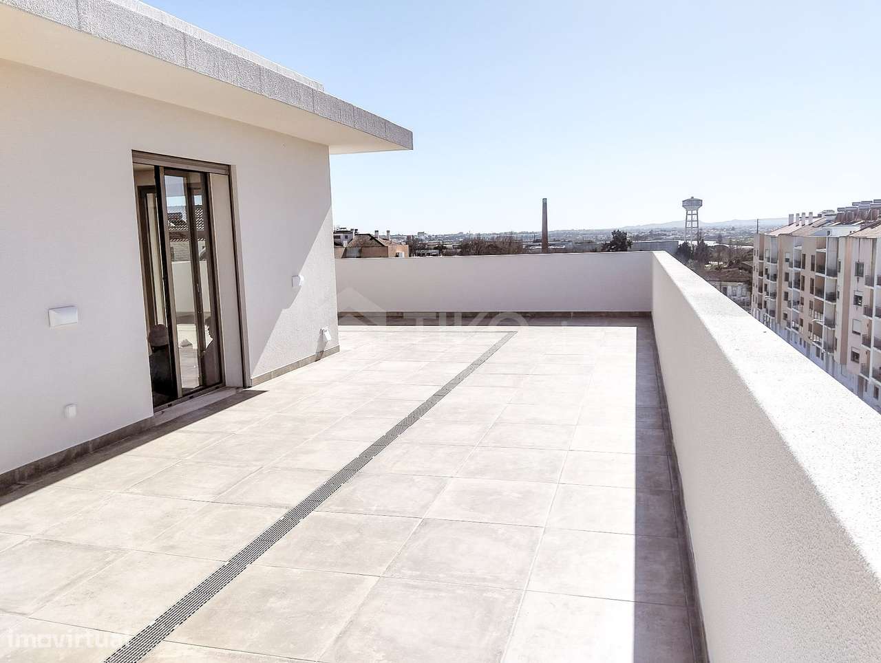 Apartamento T3 + 1 DUPLEX  com garagem/BOX  e arrumos à venda em Monti-29