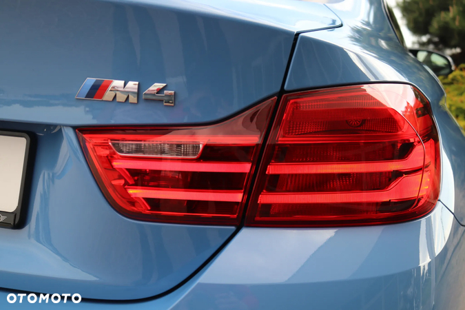 BMW M4 Coupe DKG - 15