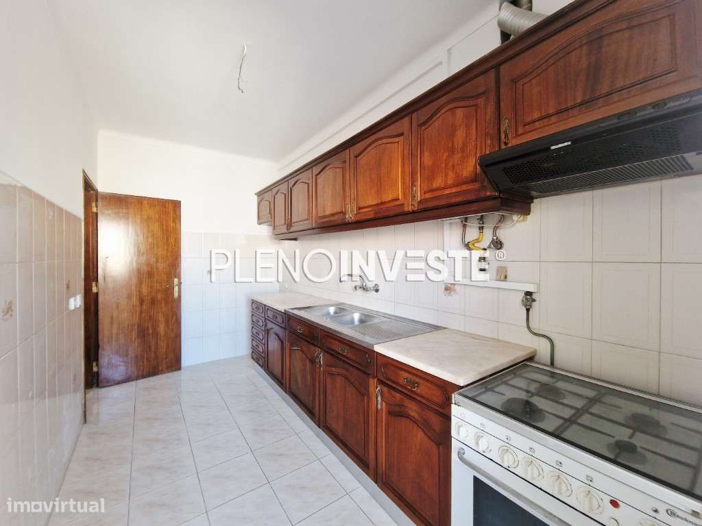 T2 com boas áreas no Seixal-15