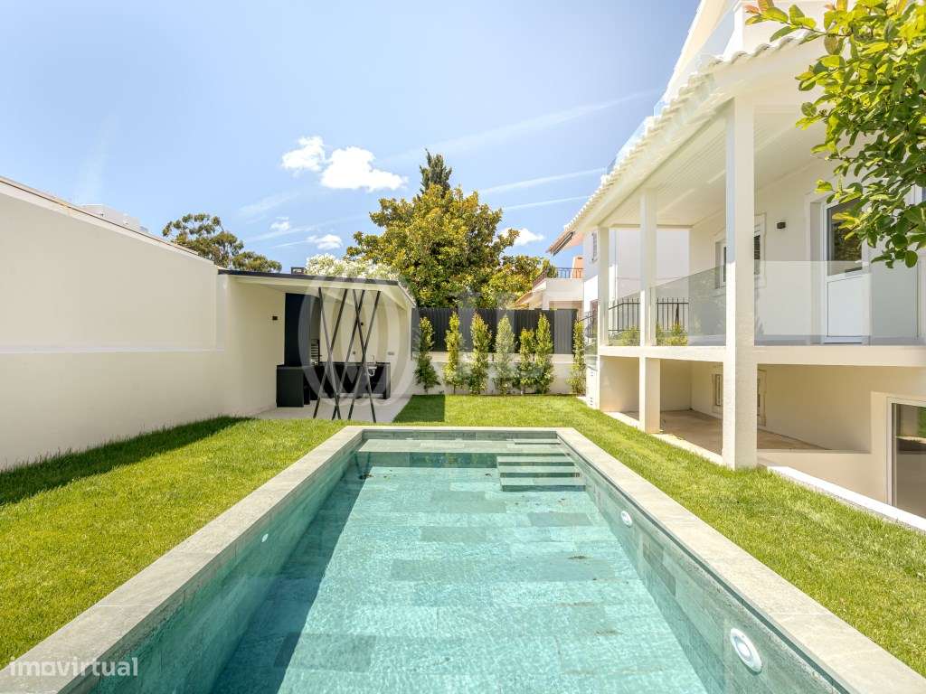 Moradia T5+2 com piscina no Estoril-5