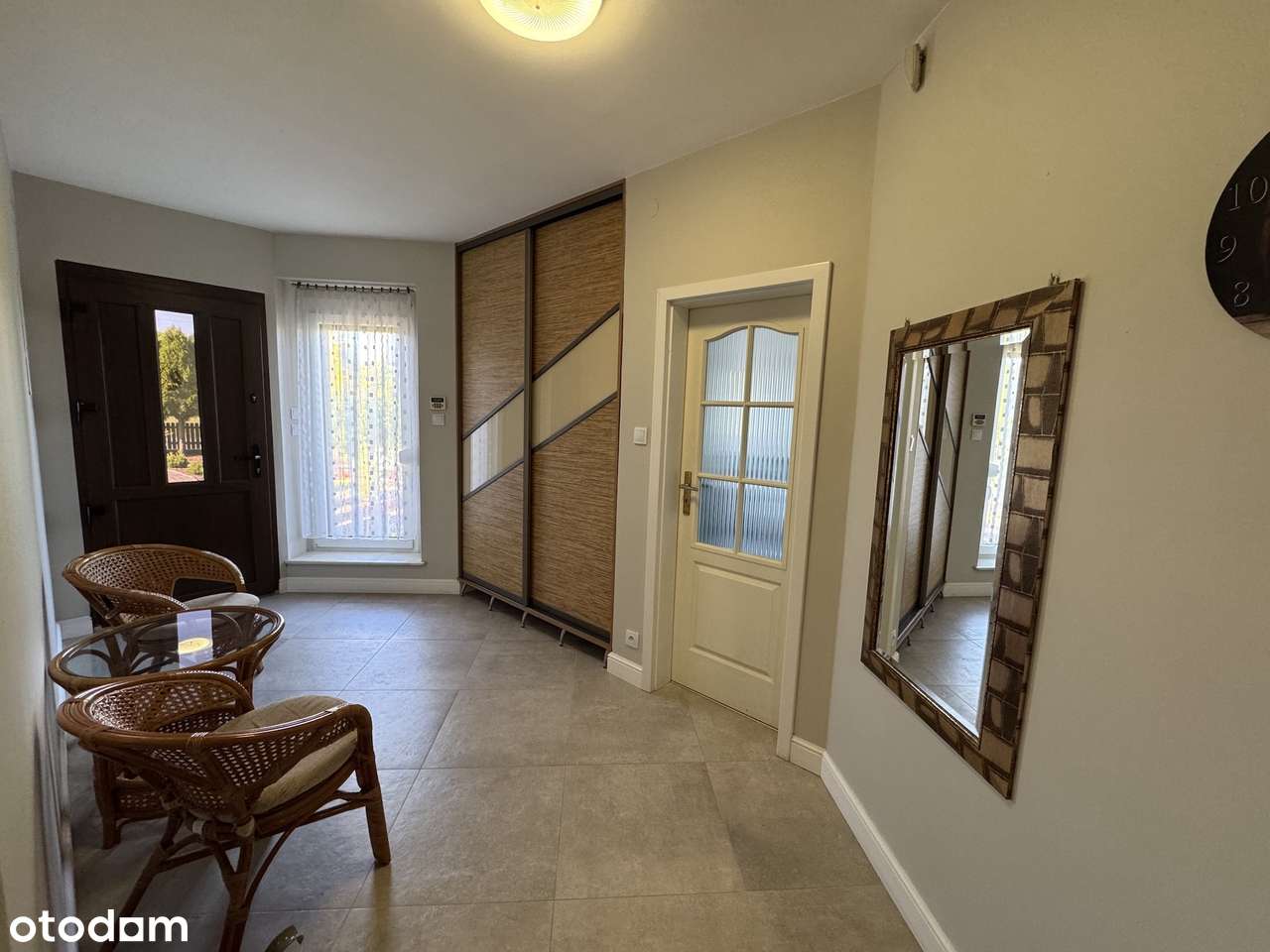 Wejdź i zamieszkaj. Uff... Jestem u siebie.-4