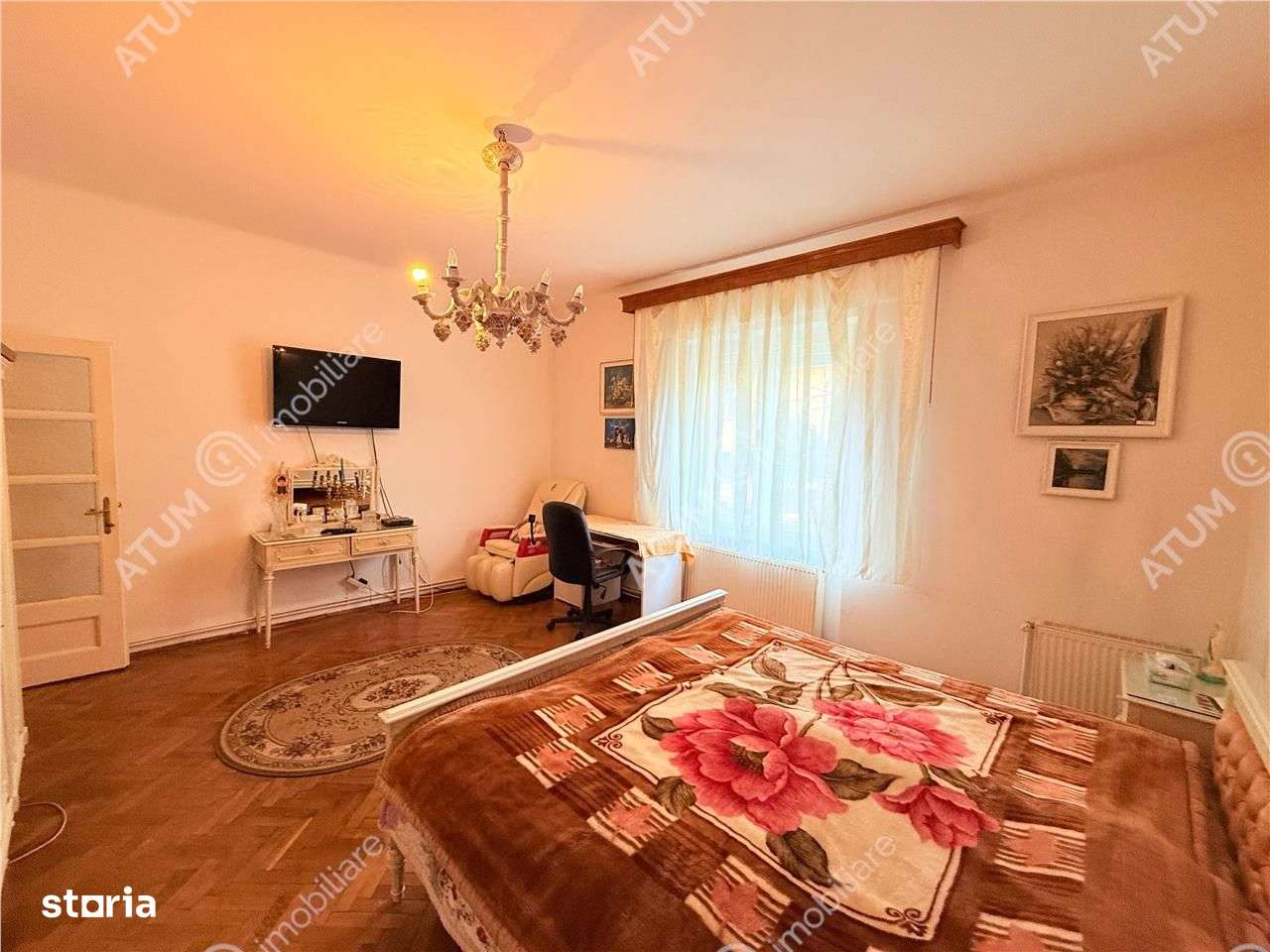 Apartament cu 4 camere la casa cu garaj terasa si curte zona Sub Arini-16