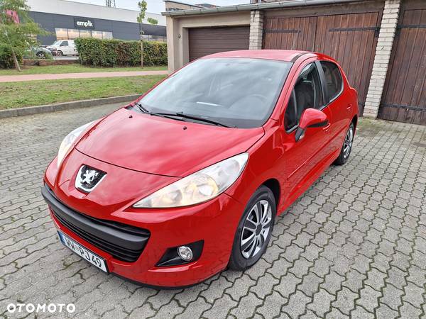 Peugeot 207 1.4 16V Trendy - 1