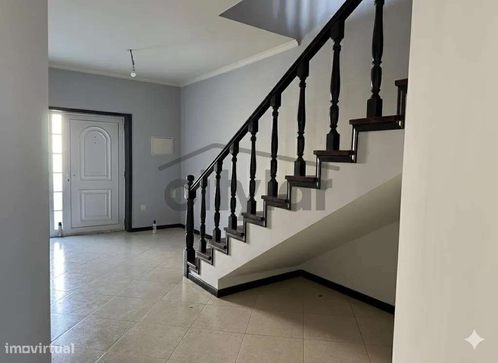 Moradia T4 com Jardim em Lousada – Excelente Oportunidade!-5