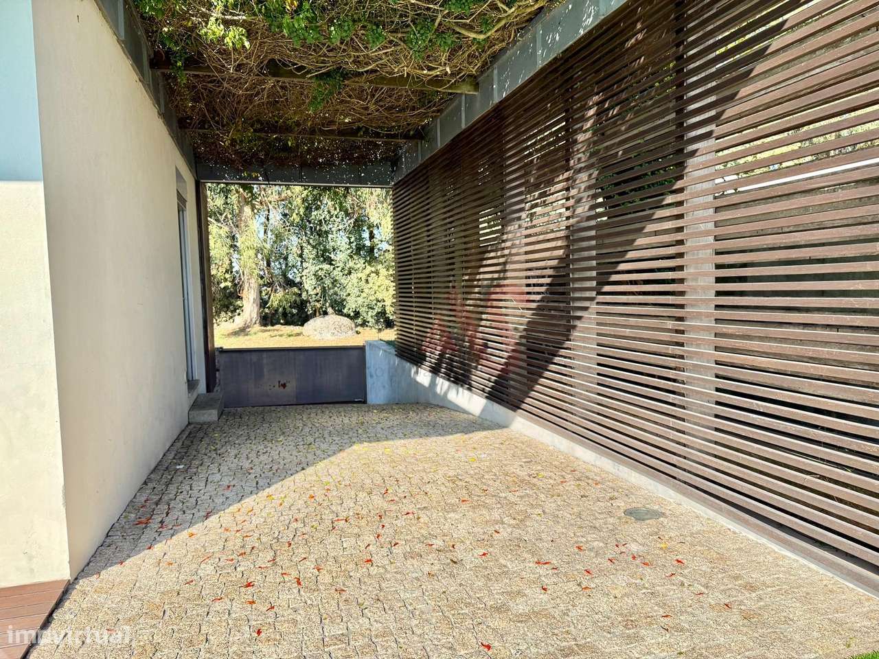 Espetacular Moradia Térrea T4 Em Azurém, Guimarães-26