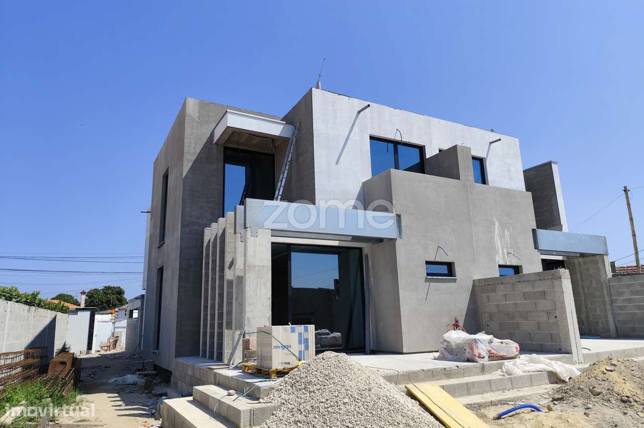 Moradia T4 de arquitetura moderna em Aradas - Grande imagem: 4/23