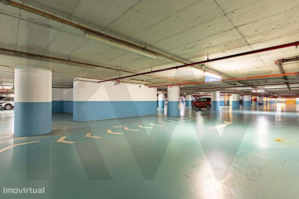 Estacionamento em Parque Privado no Centro do Funchal - EXISTEM VÁRIOS - Grande imagem: 5/7