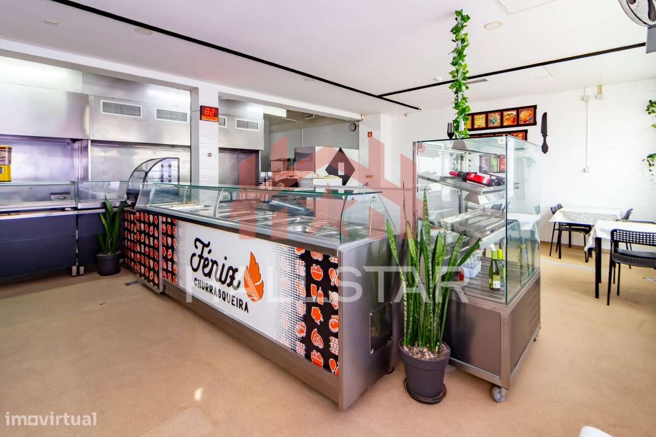 Churrasqueira / Totalmente Equipada / Armazém / Lugar de Garagem / Cru - Grande imagem: 4/40