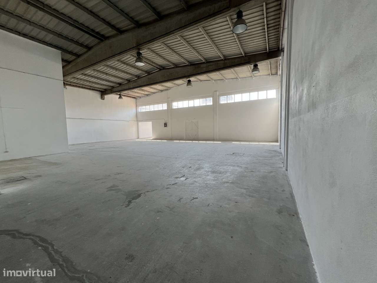 Armazém em Leça da Palmeira para arrendamento - Grande imagem: 4/7