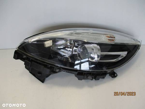 Lampa LEWA RENAULT SCENIC III ANGLIK - 1