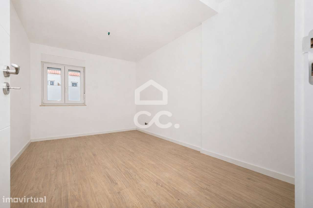 Moradia T3+1 NOVA c/ Quintal, Terraço e Sótão Aproveitado em Évora - Grande imagem: 4/18